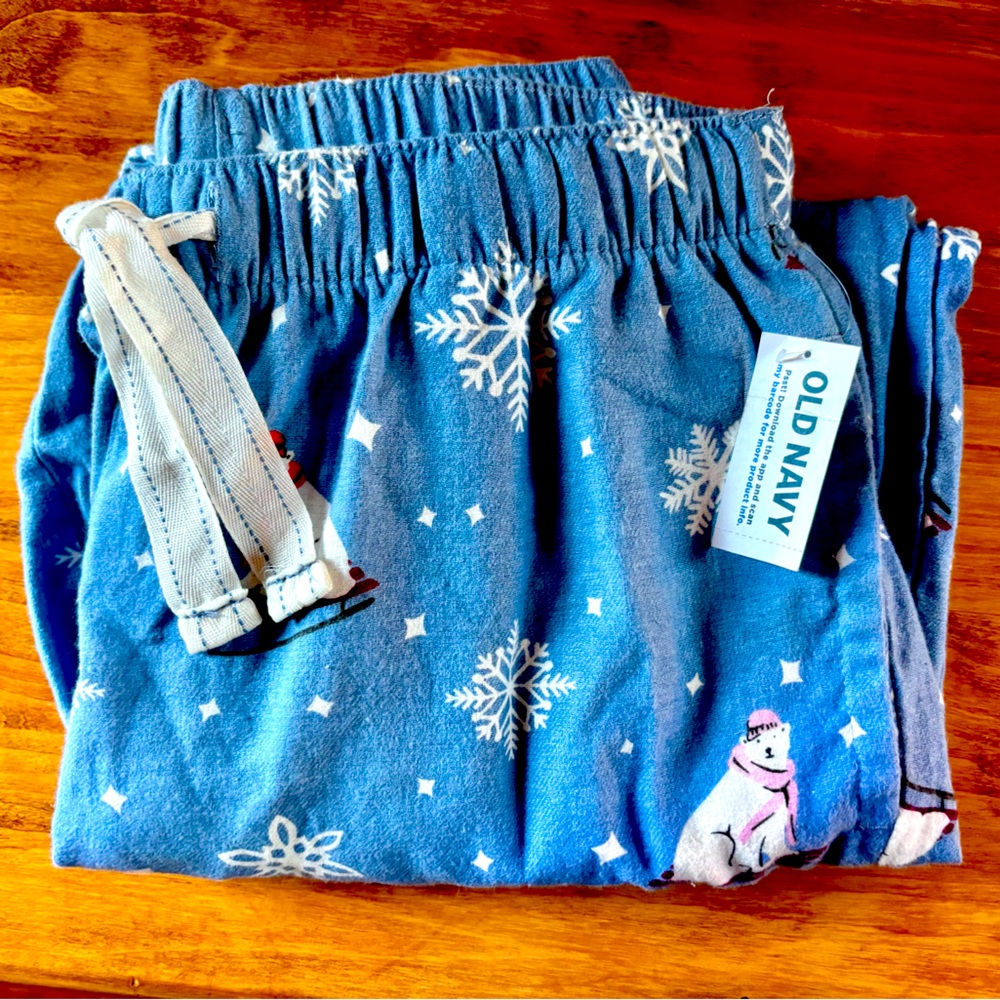 CUTE NWT OLD NAVY WOMEN’S WINTER PAJAMAS